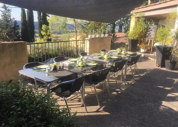 招待所 马斯杜卡卓尼尔酒店 3*