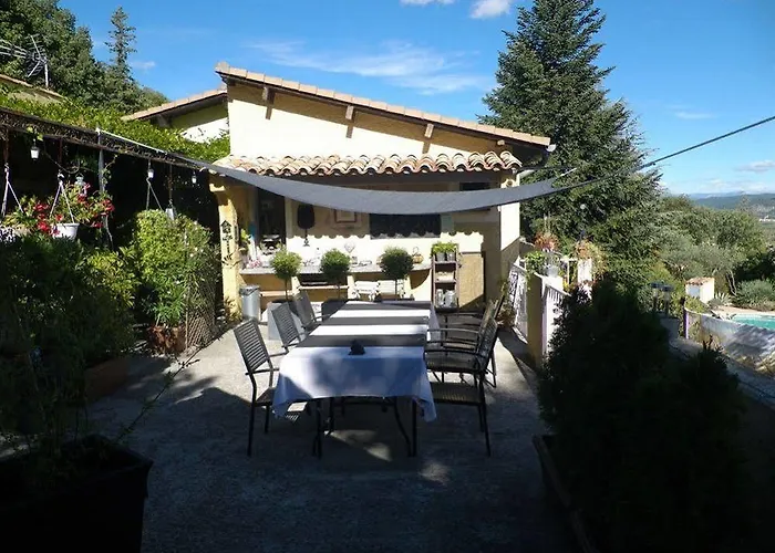 马斯杜卡卓尼尔酒店 招待所 3*